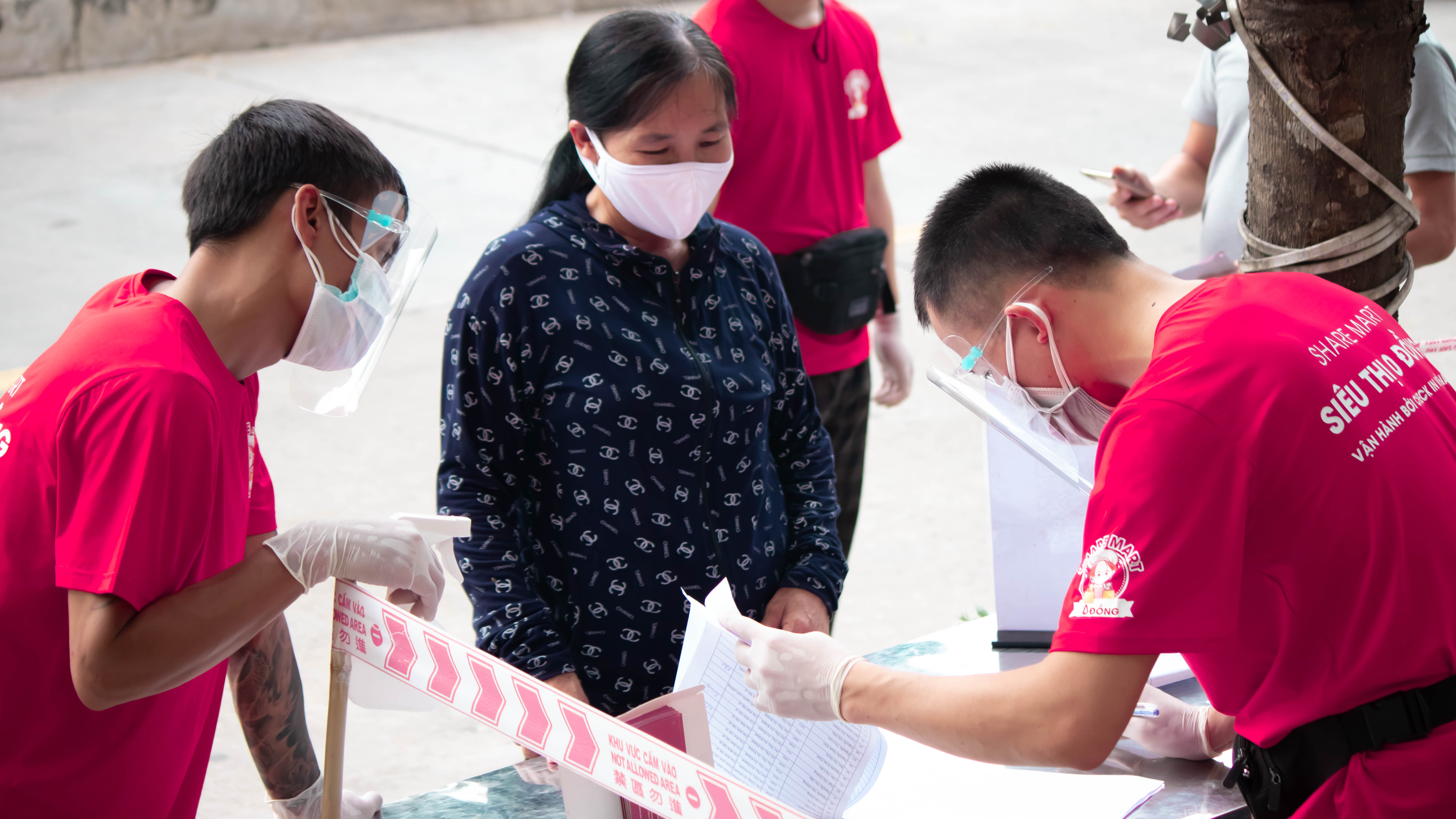 “Siêu thị 0 đồng - Share Mart” ấm tình người trong đại dịch Covid - 19